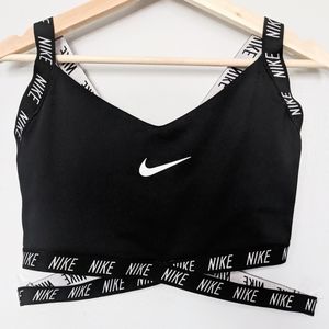 Nike Strappy Indy Logo Bra